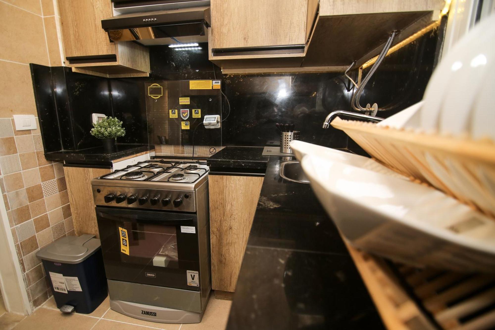 The Clay - 2br Artistic Yet Modern Loft Located Strategically Near Shopping Centre And Market Cairo