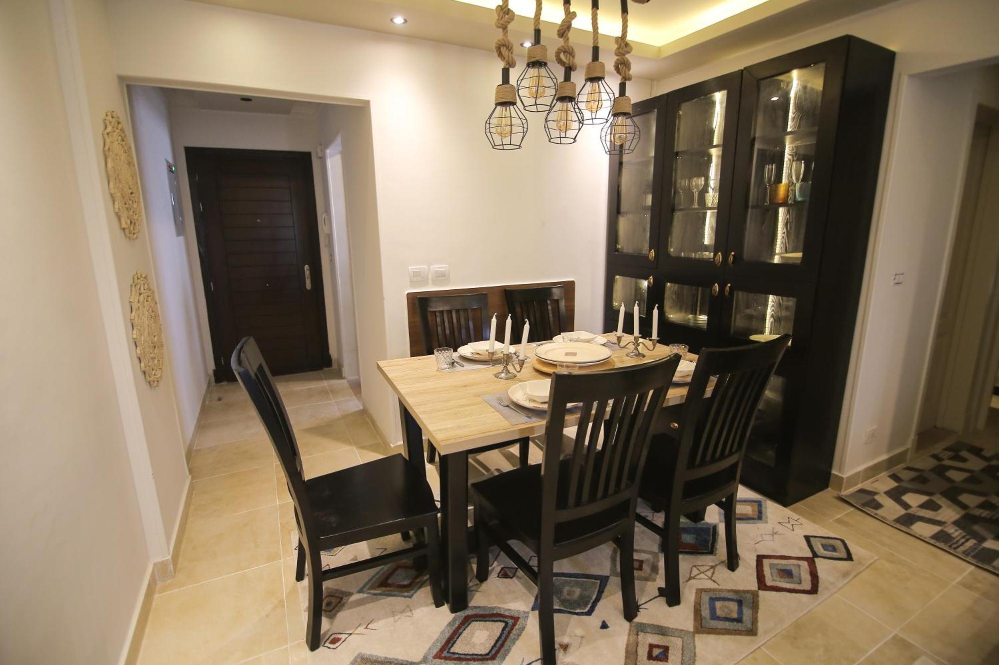 The Clay - 2br Artistic Yet Modern Loft Located Strategically Near Shopping Centre And Market Apartment