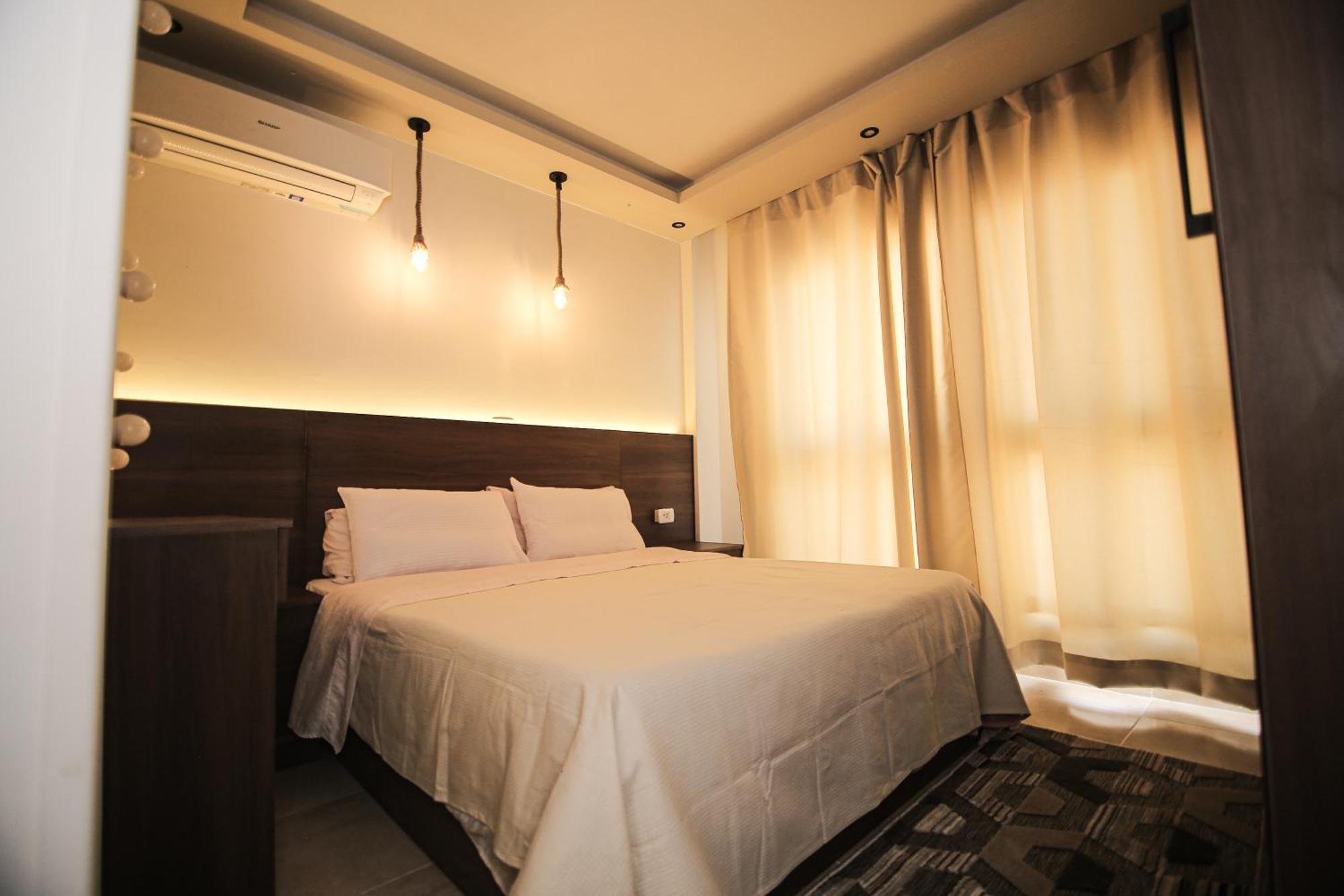 Apartment The Clay - 2br Artistic Yet Modern Loft Located Strategically Near Shopping Centre And Market